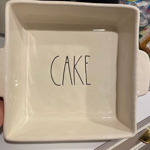 Rae Dunn cake pan